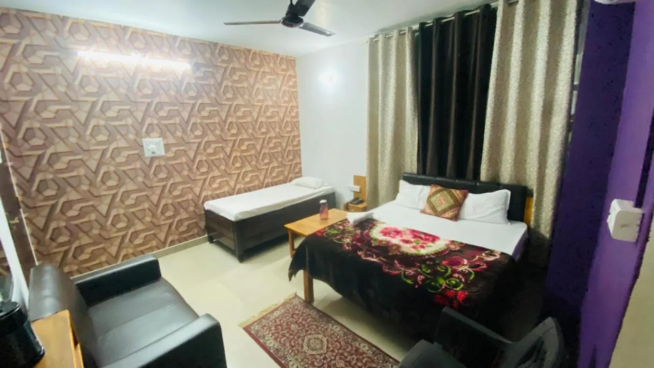 The Kashi Palace Inn ,Varanasi ! Fully-Air-Conditioned Hotel At Prime Location With Parking Availability, Near Kashi Vishwanath Temple, And Ganga Ghat Affittacamere