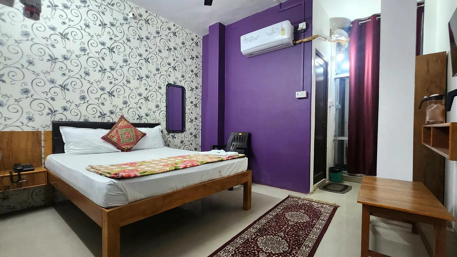 Guest house The Kashi Palace Inn ,Varanasi ! Fully-Air-Conditioned Hotel At Prime Location With Parking Availability, Near Kashi Vishwanath Temple, And Ganga Ghat